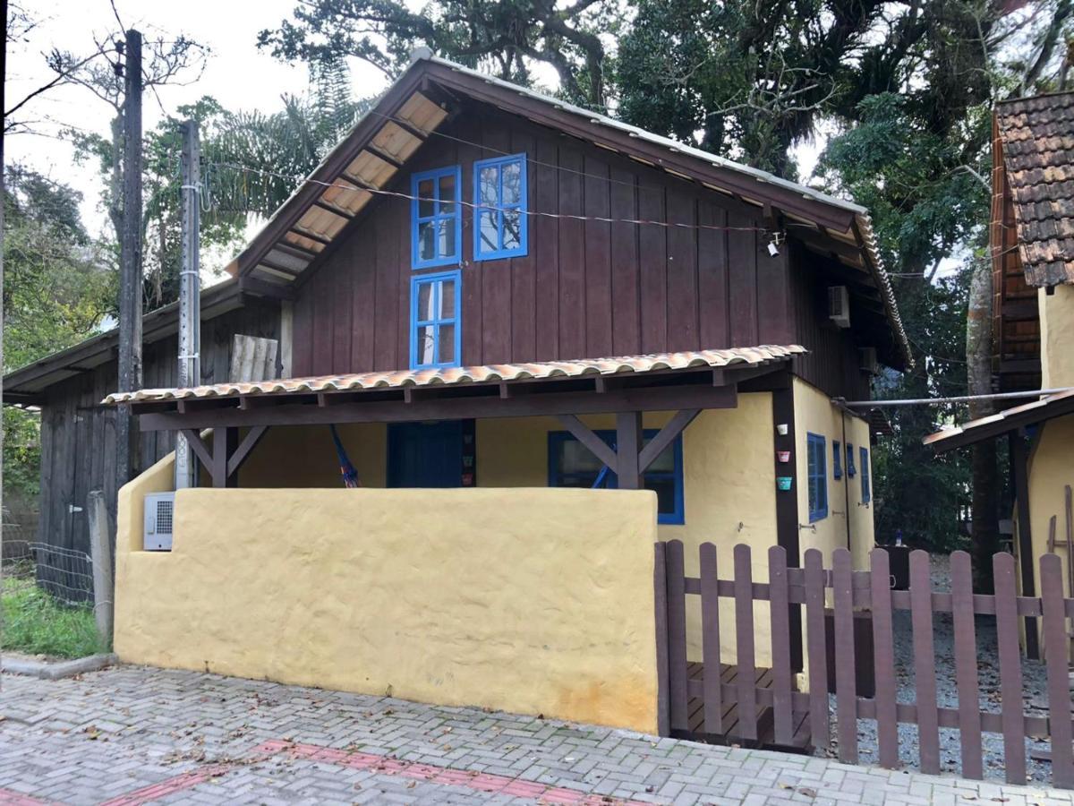 Chales No Centro De Bombinhas Exteriér fotografie